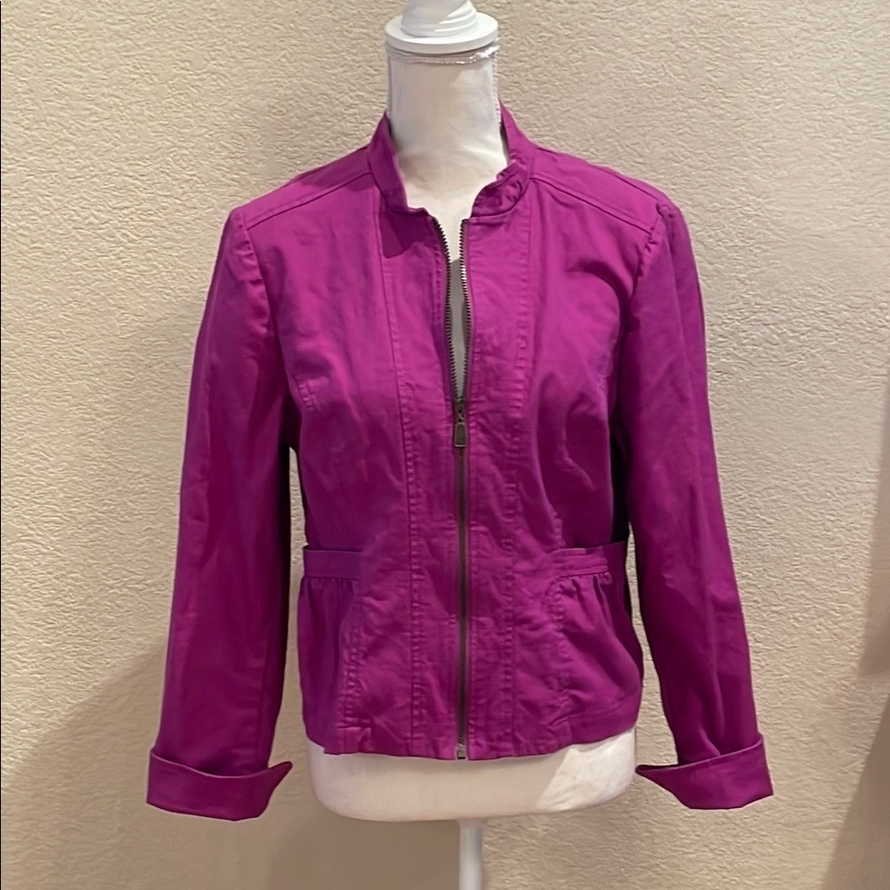 Purple Bomber Jacket with Fitted Silhouette and Zipper Closure
